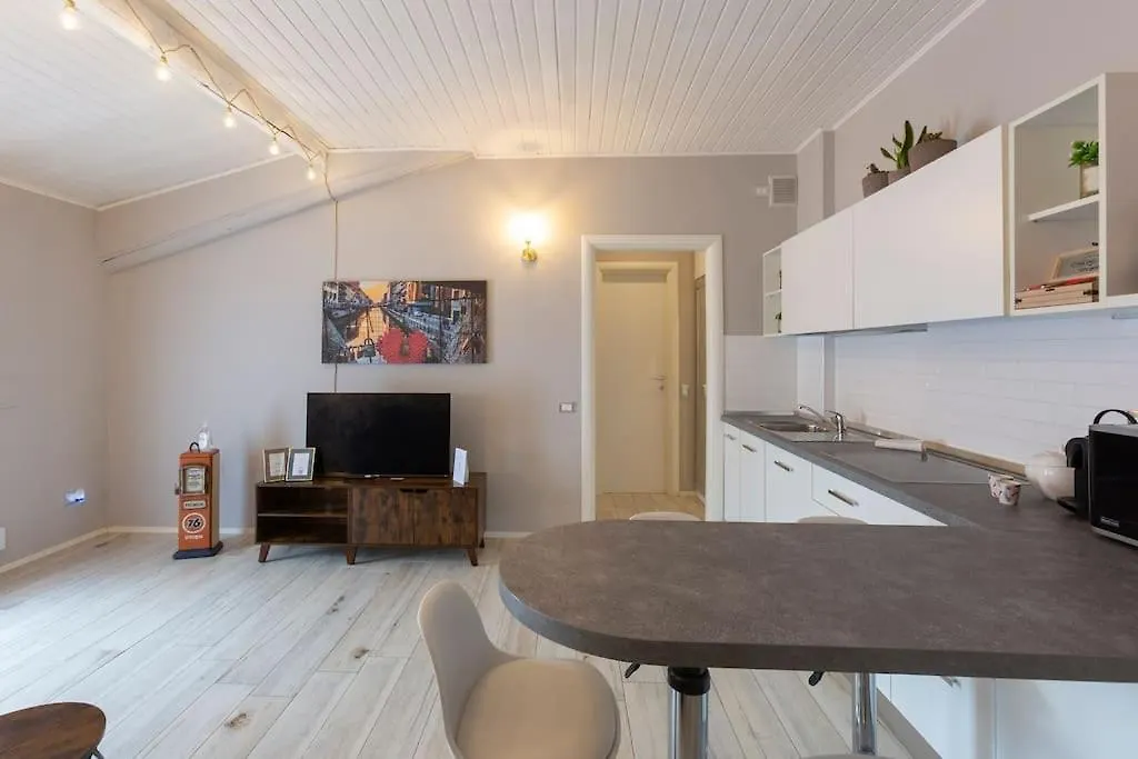 My Charming Apartments Ai Navigli-Vigevano Suite Mailand